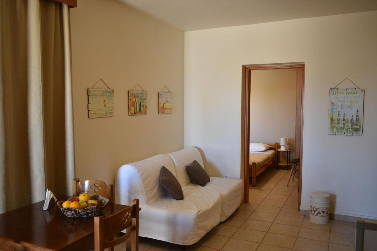 Mini Art Apartments Gerani  Exterior photo